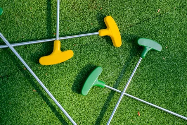 Où faire du mini-golf à Rennes et autour ? 4 parcours à tester en famille