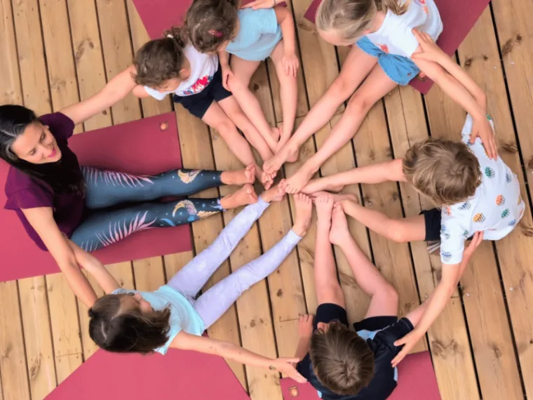 AÉQUIS : du yoga ludique pour les enfants à Rennes